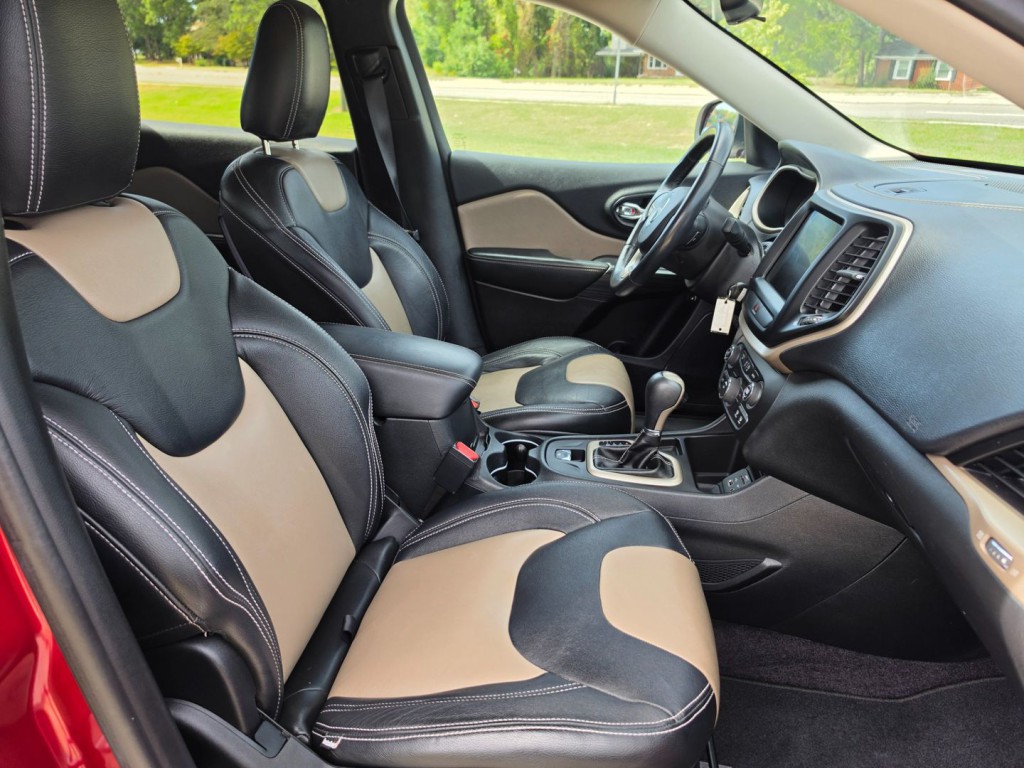 2016 Jeep Cherokee Image 30