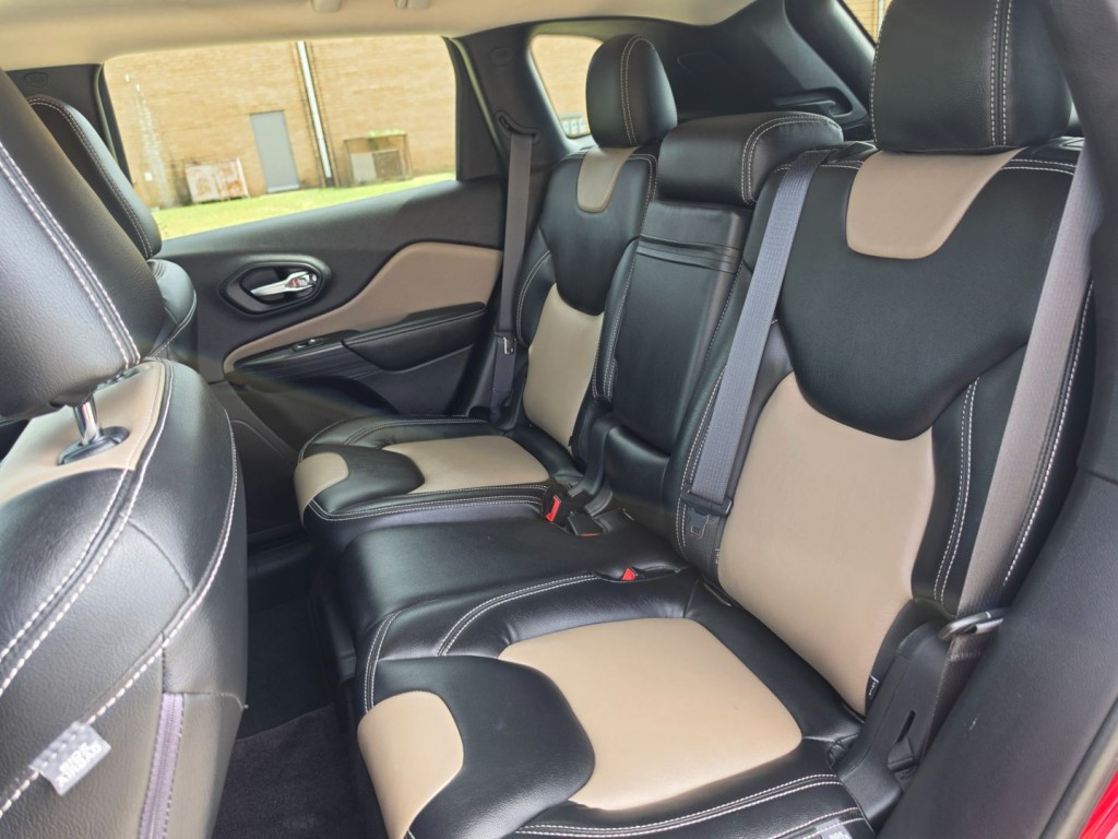2016 Jeep Cherokee Image 33