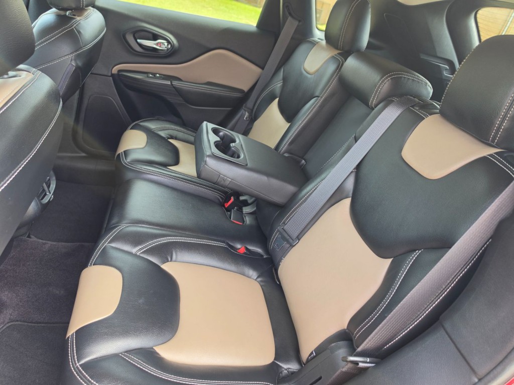 2016 Jeep Cherokee Image 35