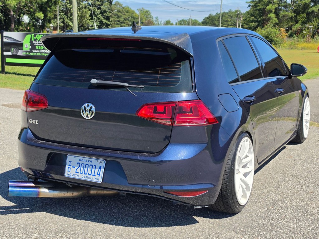 2016 Volkswagen GTI Image 8