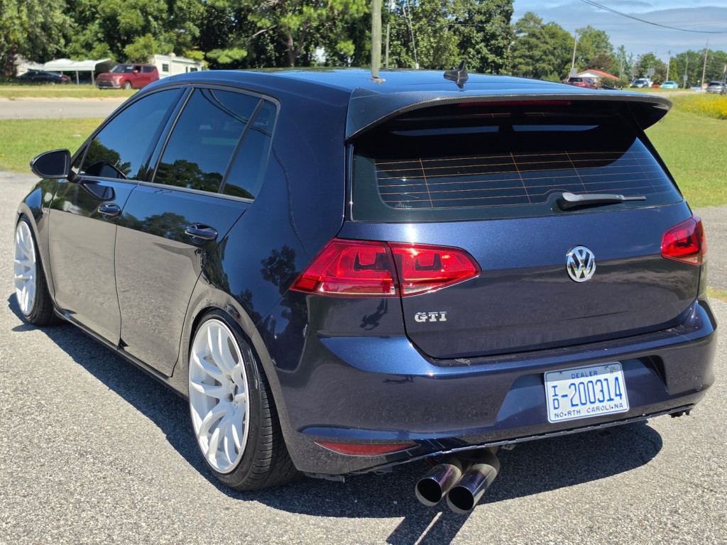2016 Volkswagen GTI Image 10