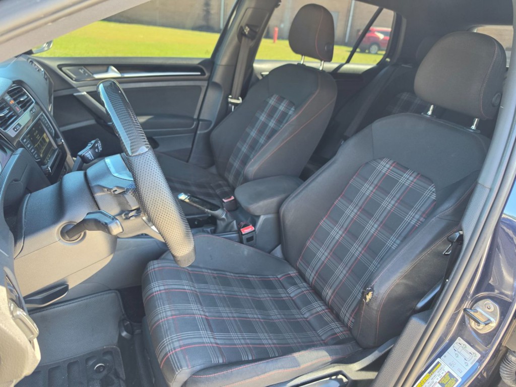 2016 Volkswagen GTI Image 14