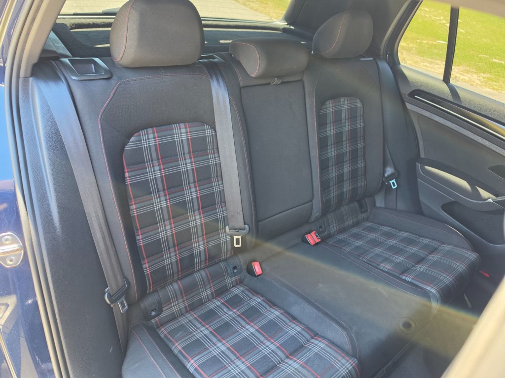 2016 Volkswagen GTI Image 26