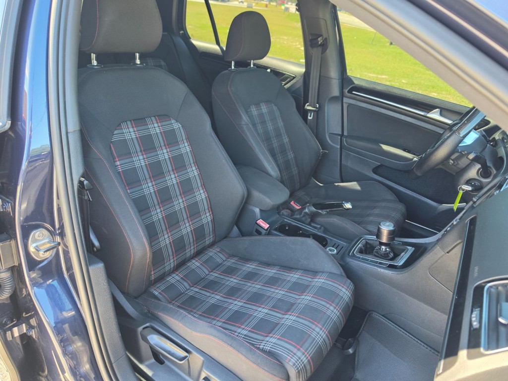 2016 Volkswagen GTI Image 27