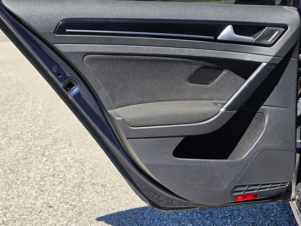 2016 Volkswagen GTI Image 34