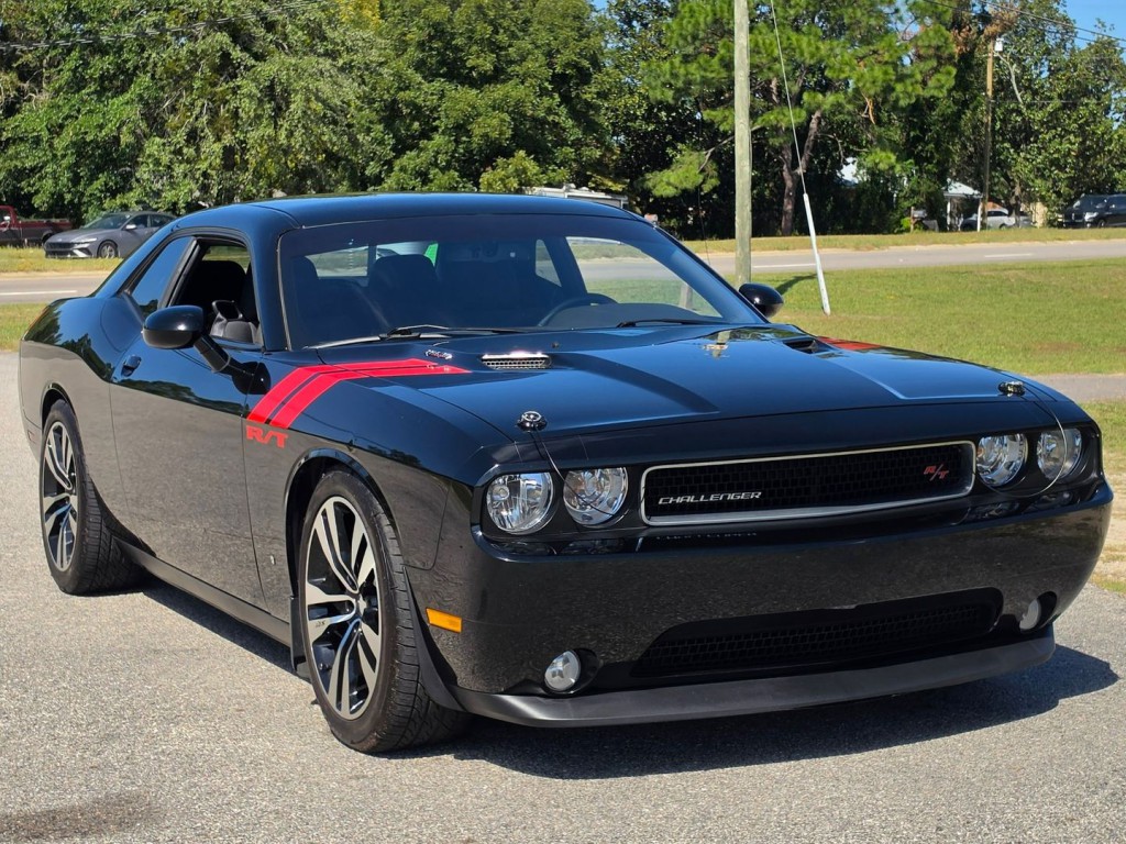 2013 Dodge Challenger Image 4