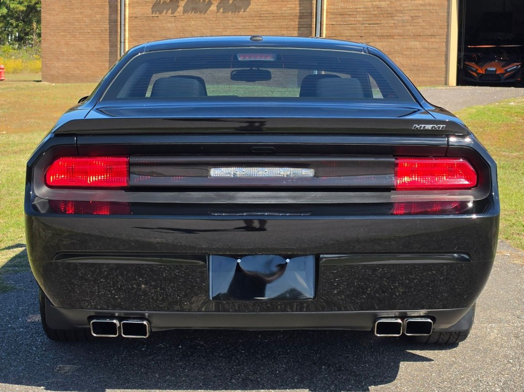 2013 Dodge Challenger Image 9