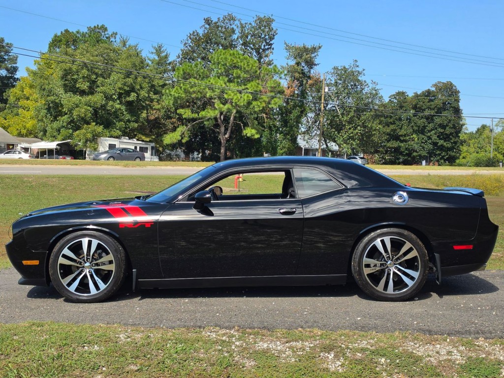 2013 Dodge Challenger Image 12