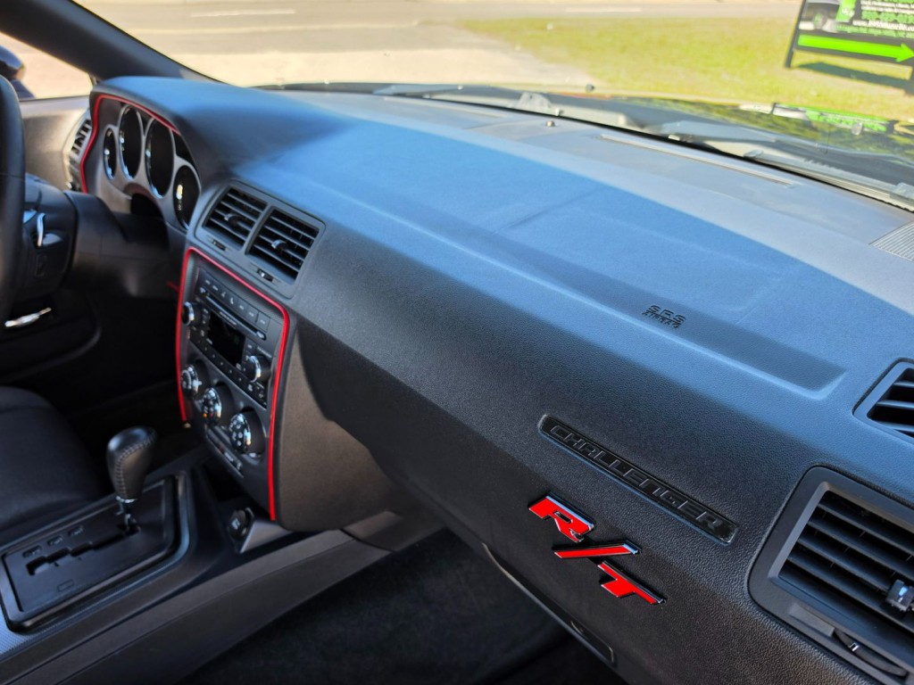 2013 Dodge Challenger Image 33