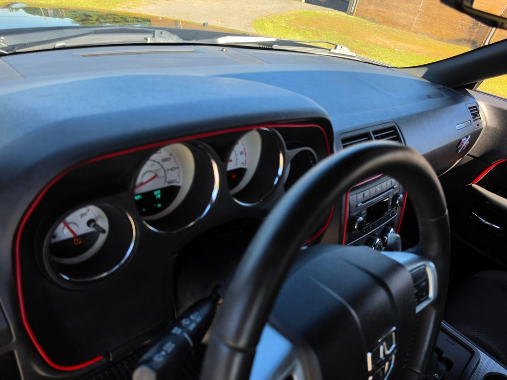 2013 Dodge Challenger Image 34