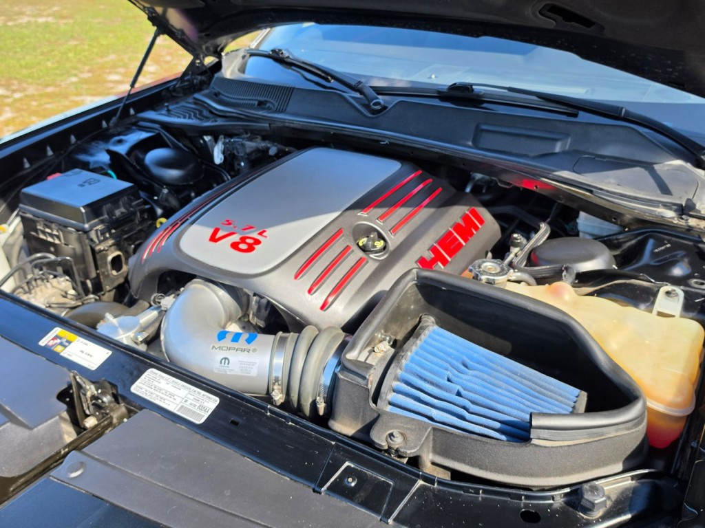 2013 Dodge Challenger Image 41