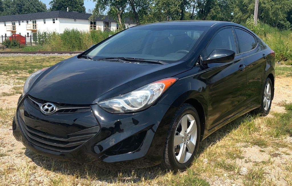 2013 Hyundai Elantra Image 1