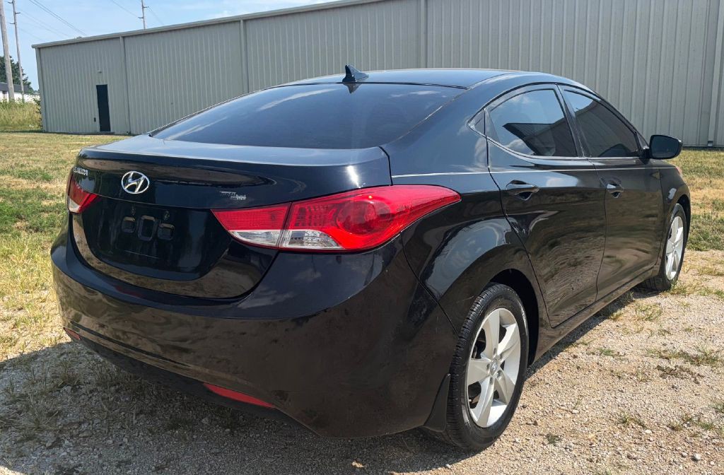 2013 Hyundai Elantra Image 5