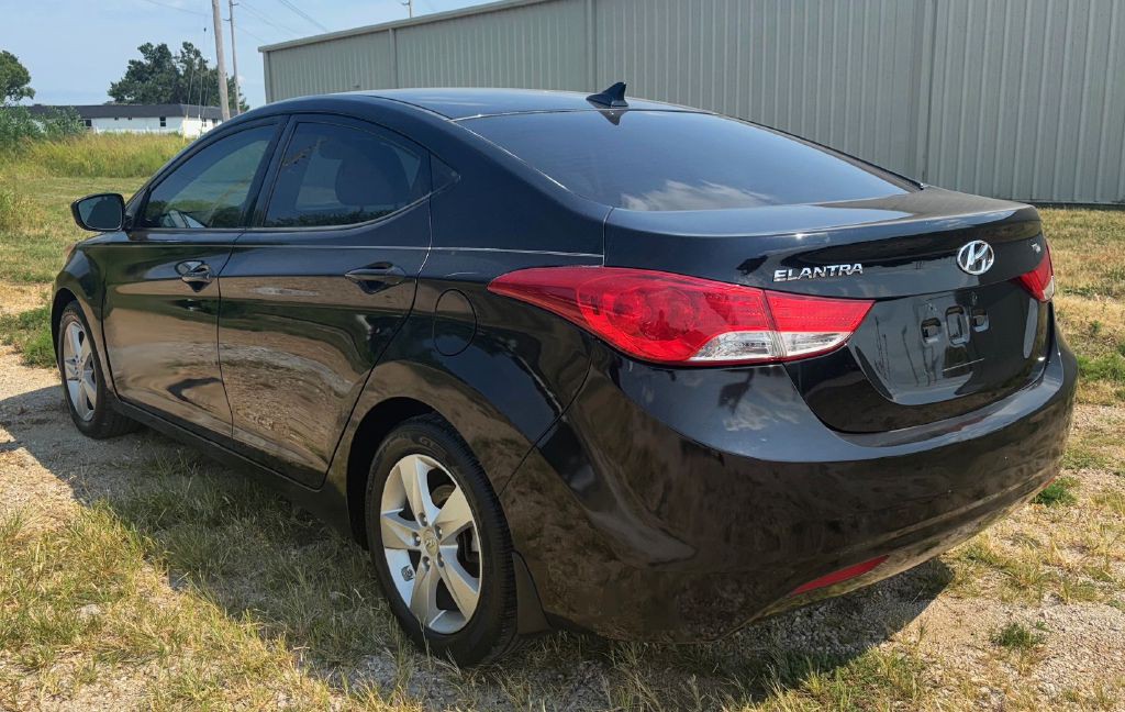 2013 Hyundai Elantra Image 7