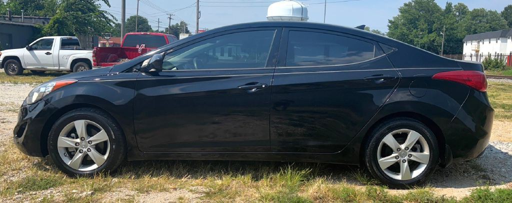 2013 Hyundai Elantra Image 8