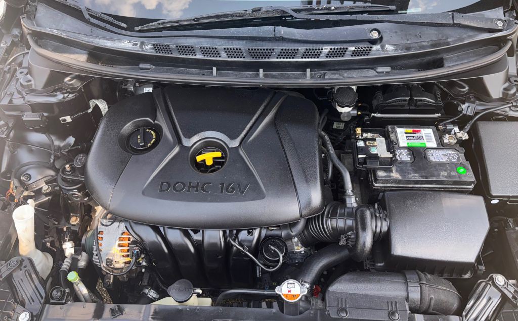 2013 Hyundai Elantra Image 15