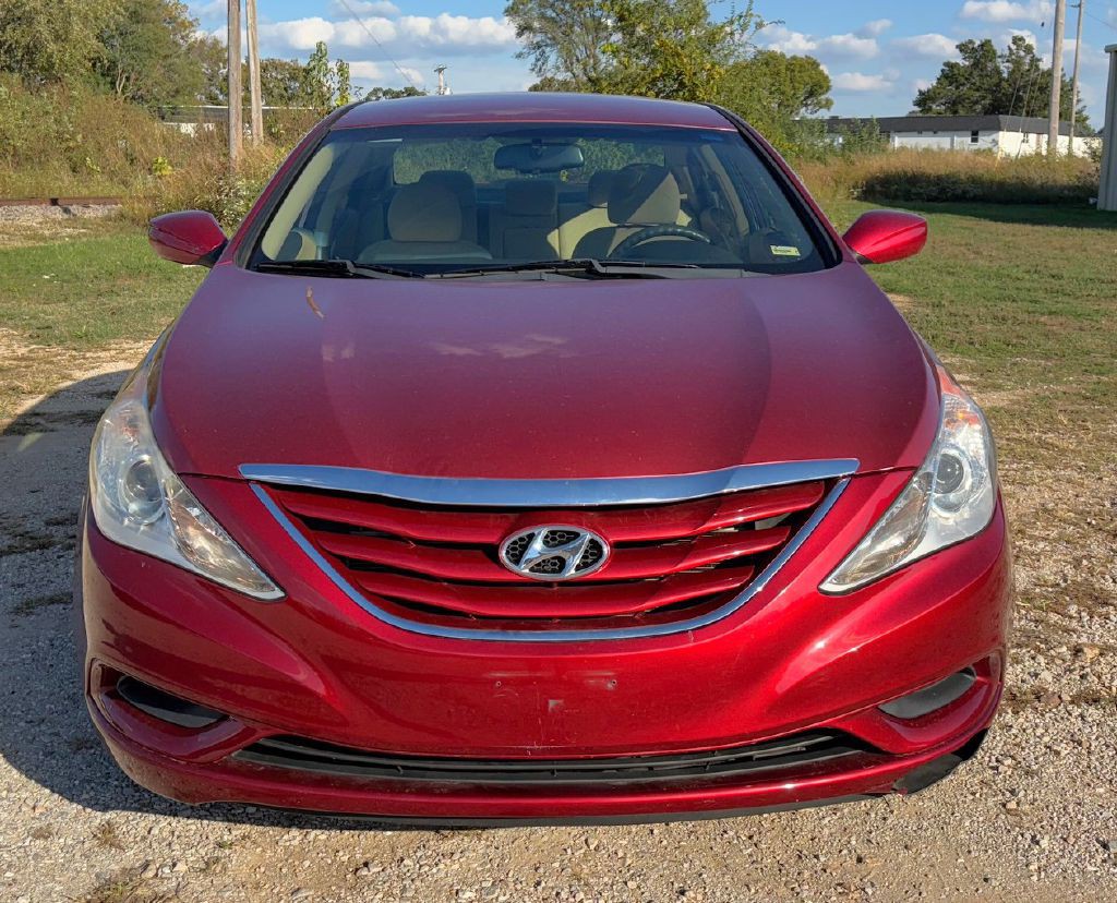 2013 Hyundai Sonata Image 2