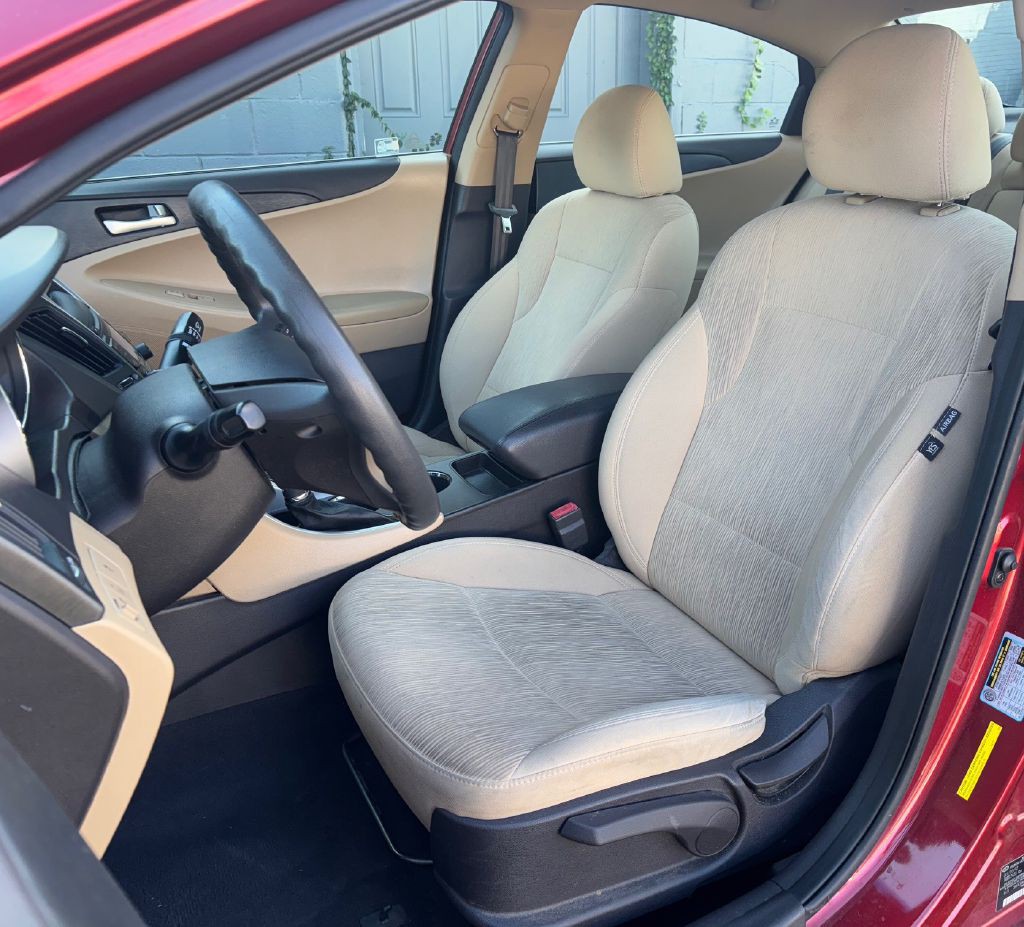 2013 Hyundai Sonata Image 9