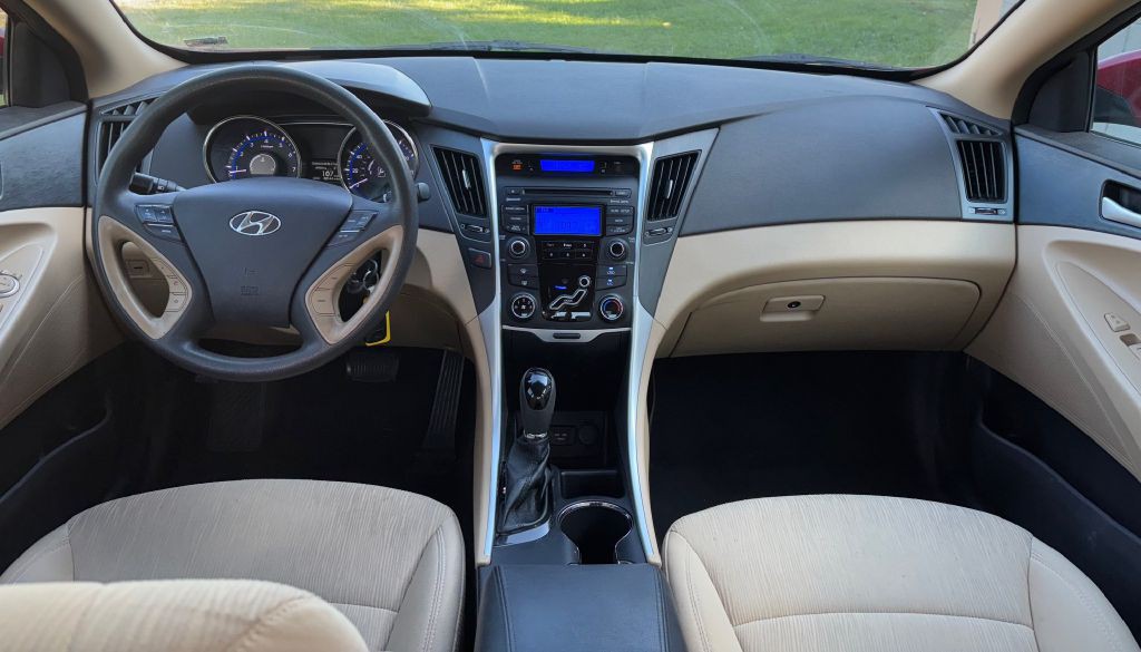2013 Hyundai Sonata Image 10
