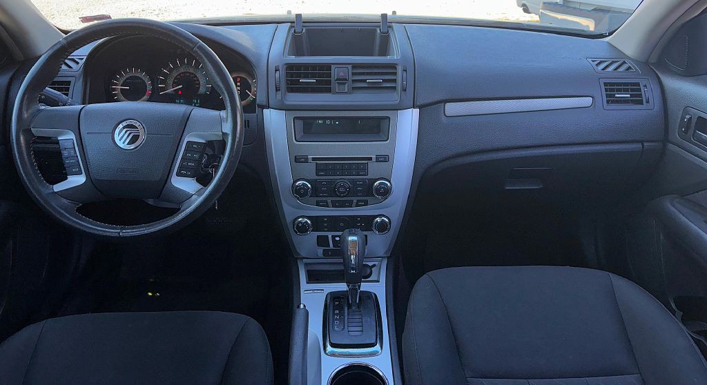 2010 Mercury Milan Image 10