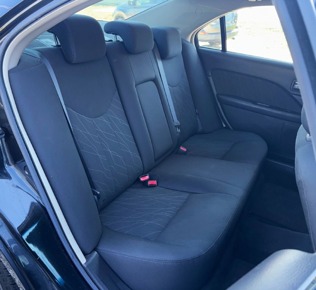 2010 Mercury Milan Image 13