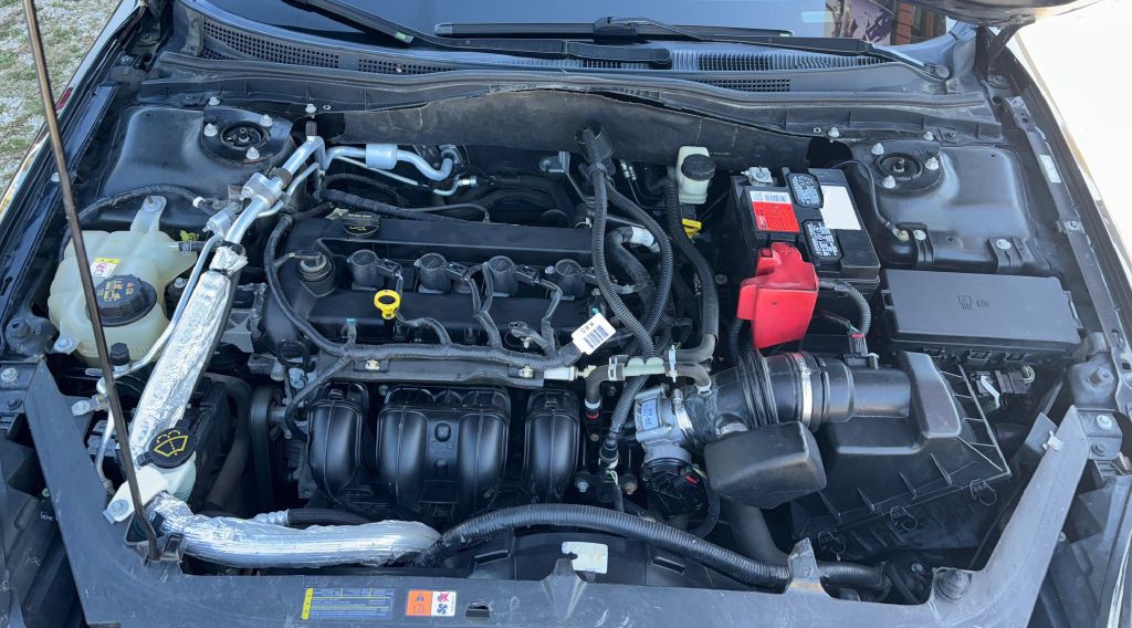 2010 Mercury Milan Image 16