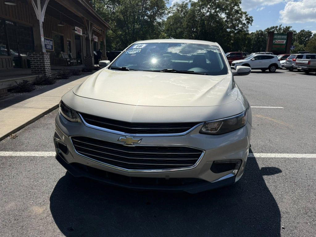 2016 Chevrolet Malibu Image 2