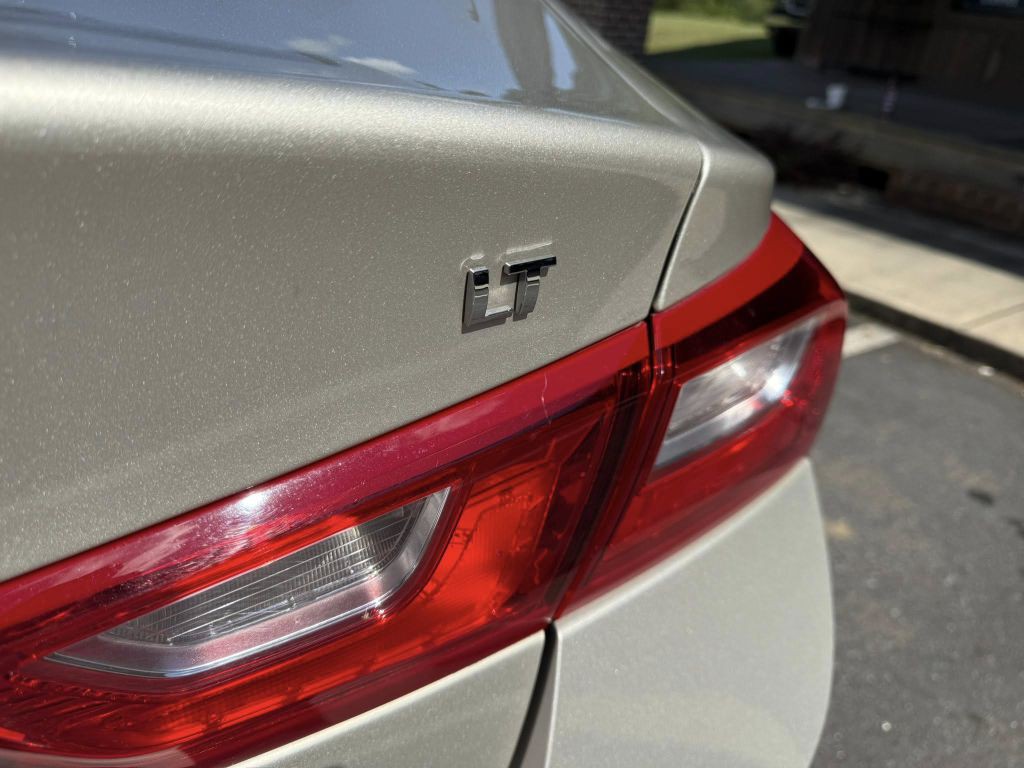 2016 Chevrolet Malibu Image 10