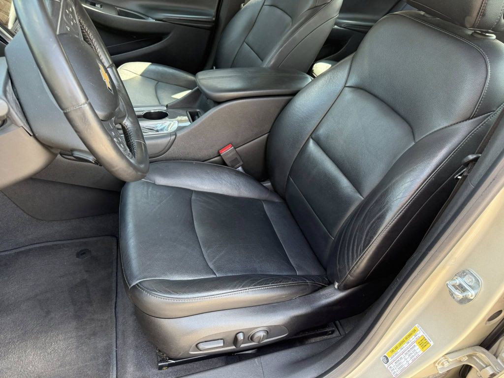 2016 Chevrolet Malibu Image 12