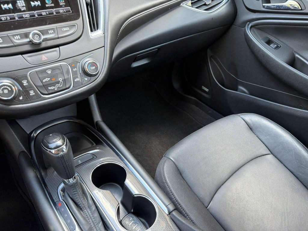 2016 Chevrolet Malibu Image 14
