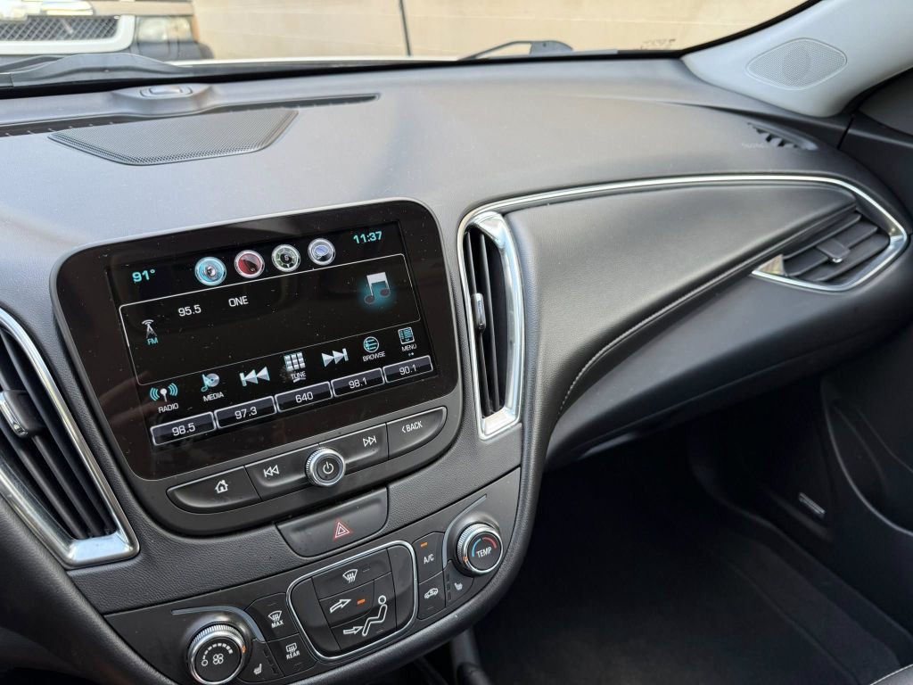 2016 Chevrolet Malibu Image 20