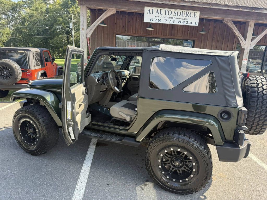 2010 Jeep Wrangler Image 11