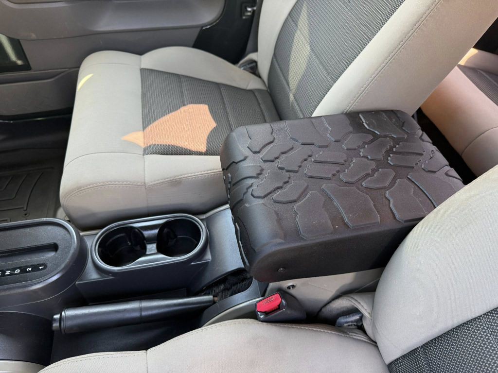 2010 Jeep Wrangler Image 15