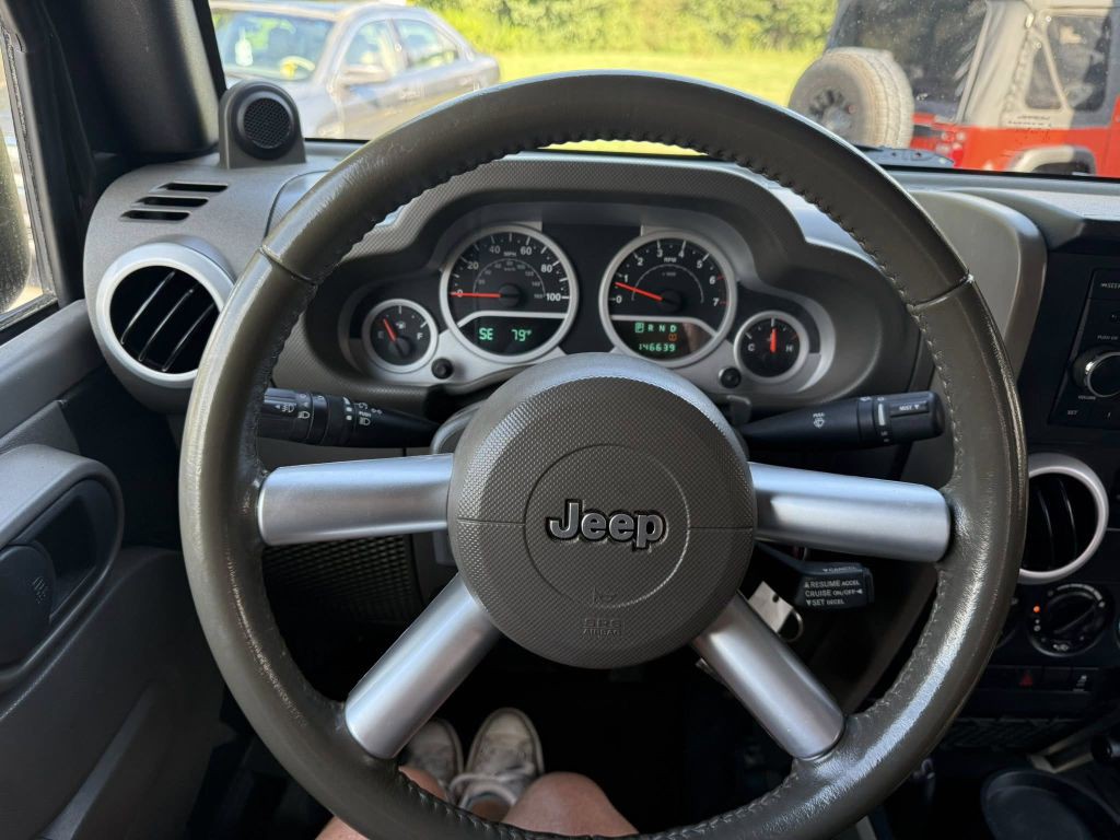 2010 Jeep Wrangler Image 19