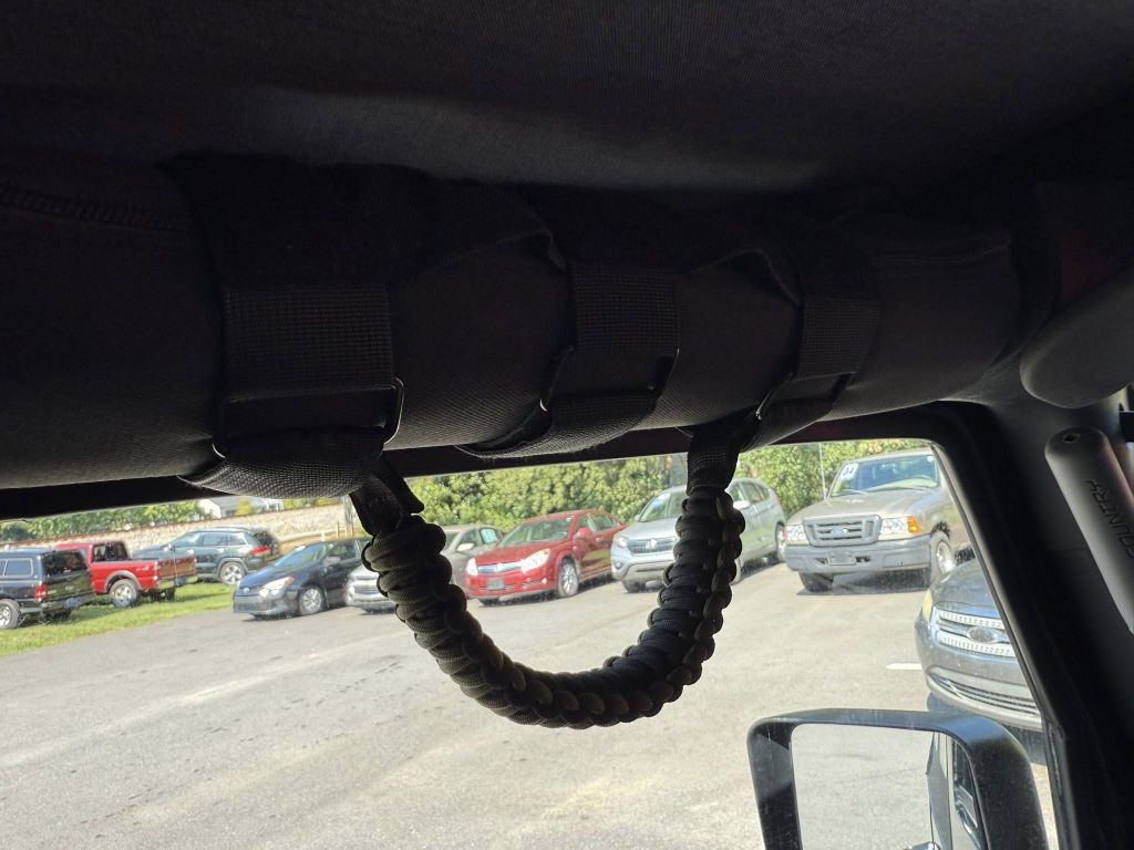 2010 Jeep Wrangler Image 27