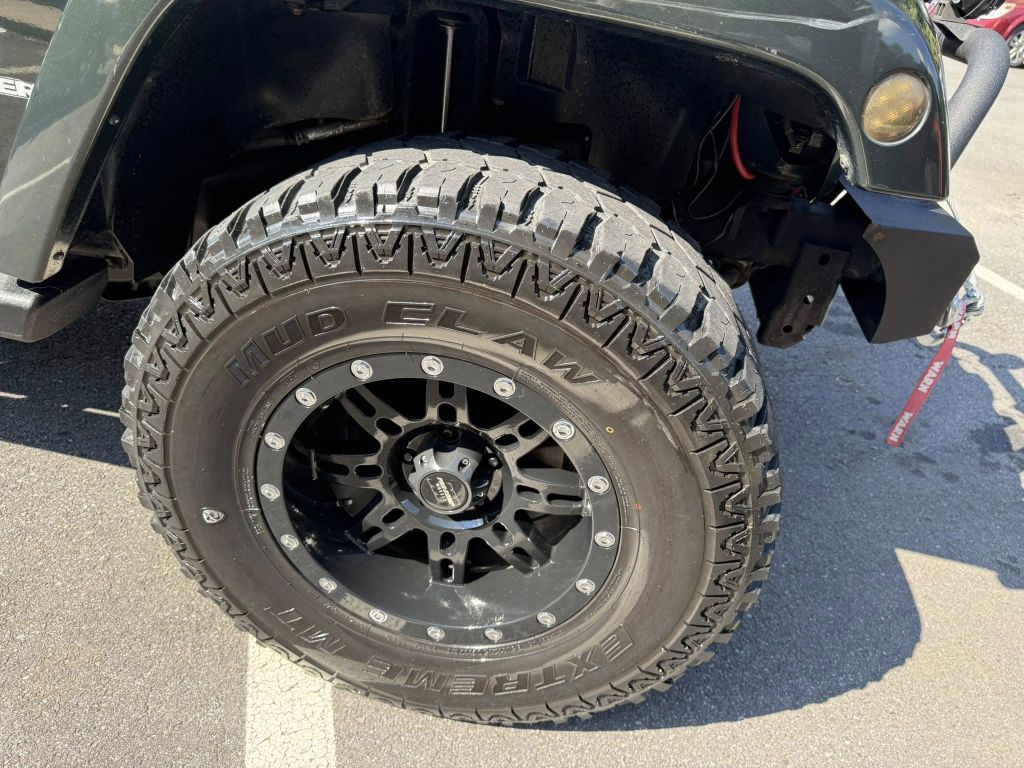 2010 Jeep Wrangler Image 31