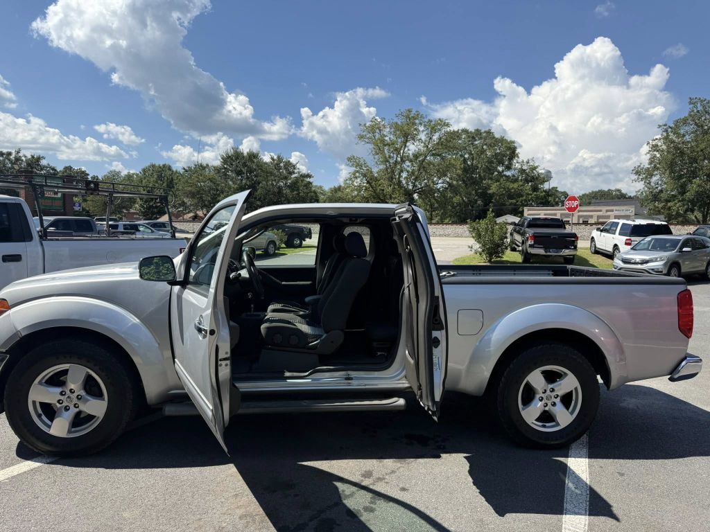 2007 Nissan Frontier Image 8