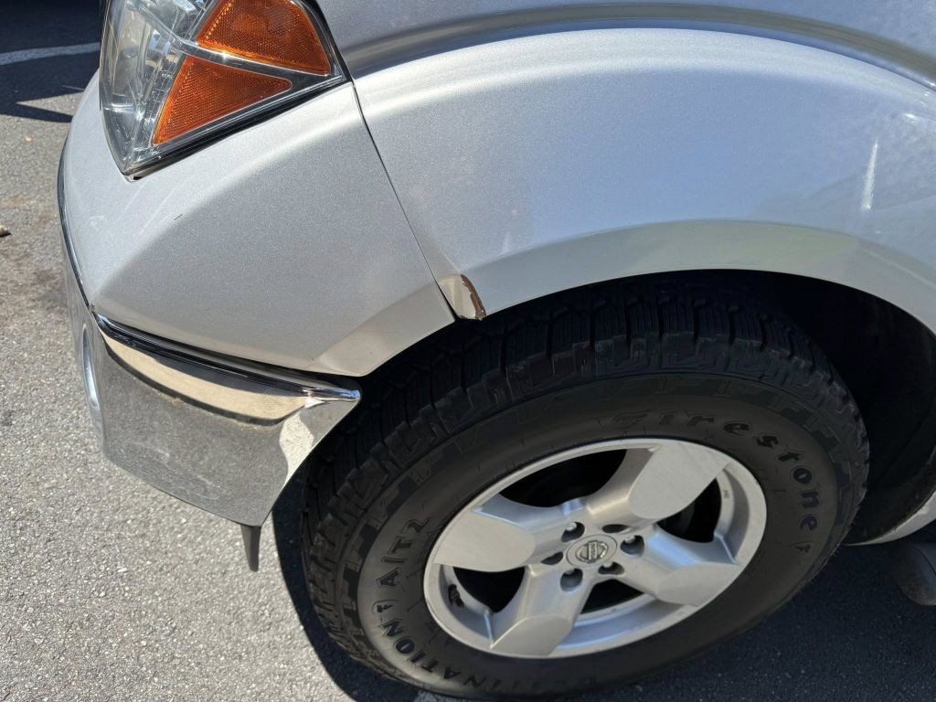 2007 Nissan Frontier Image 11