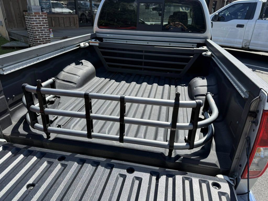 2007 Nissan Frontier Image 13