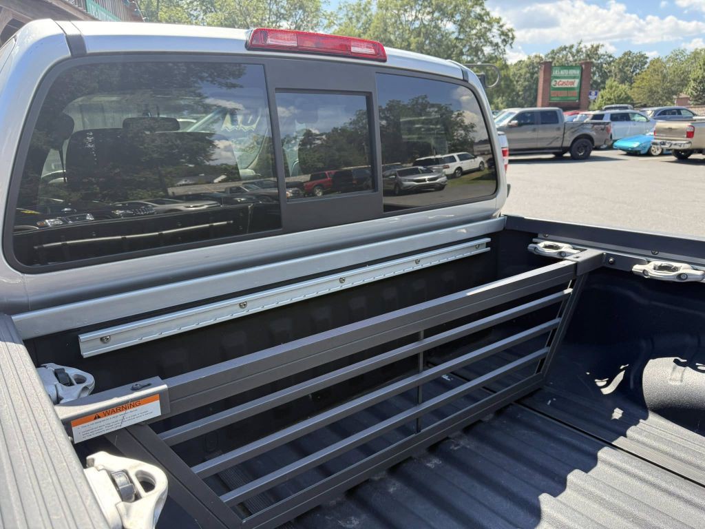 2007 Nissan Frontier Image 14