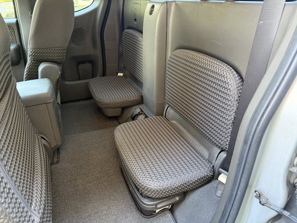 2007 Nissan Frontier Image 17