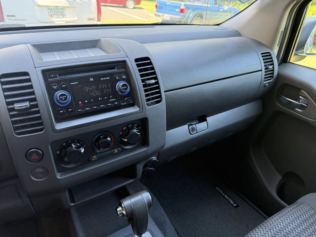 2007 Nissan Frontier Image 23