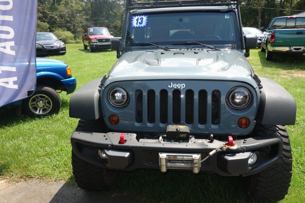 2013 Jeep Wrangler Unlimited Image 2