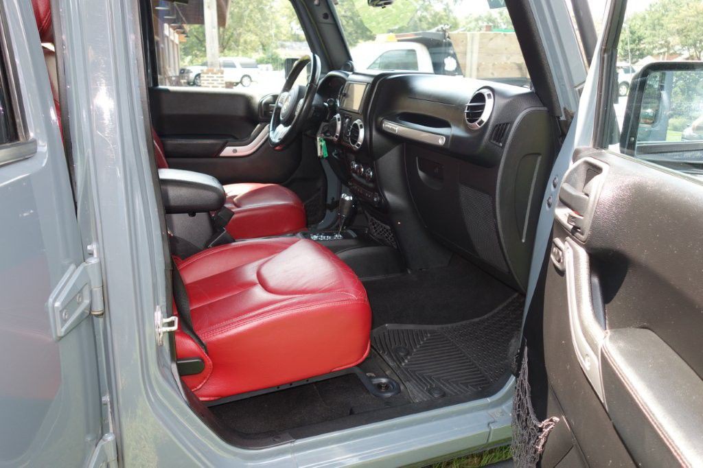 2013 Jeep Wrangler Unlimited Image 16