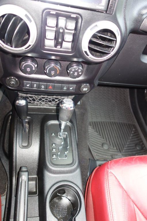 2013 Jeep Wrangler Unlimited Image 19