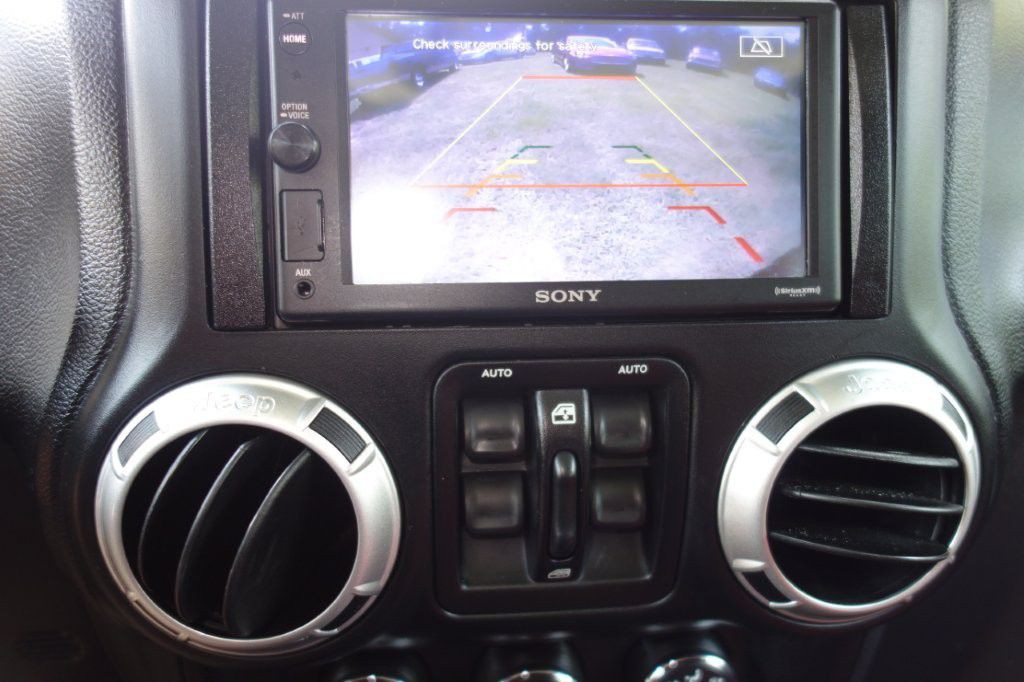 2013 Jeep Wrangler Unlimited Image 21