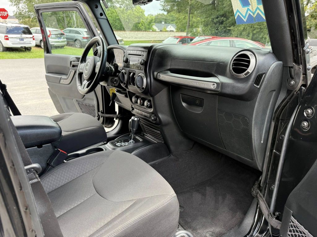 2017 Jeep Wrangler Unlimited Image 20
