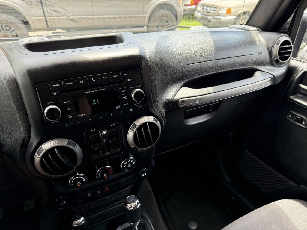 2017 Jeep Wrangler Unlimited Image 31