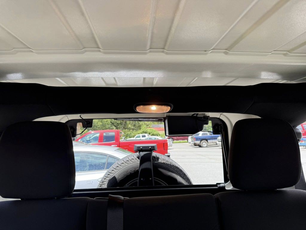 2017 Jeep Wrangler Unlimited Image 34