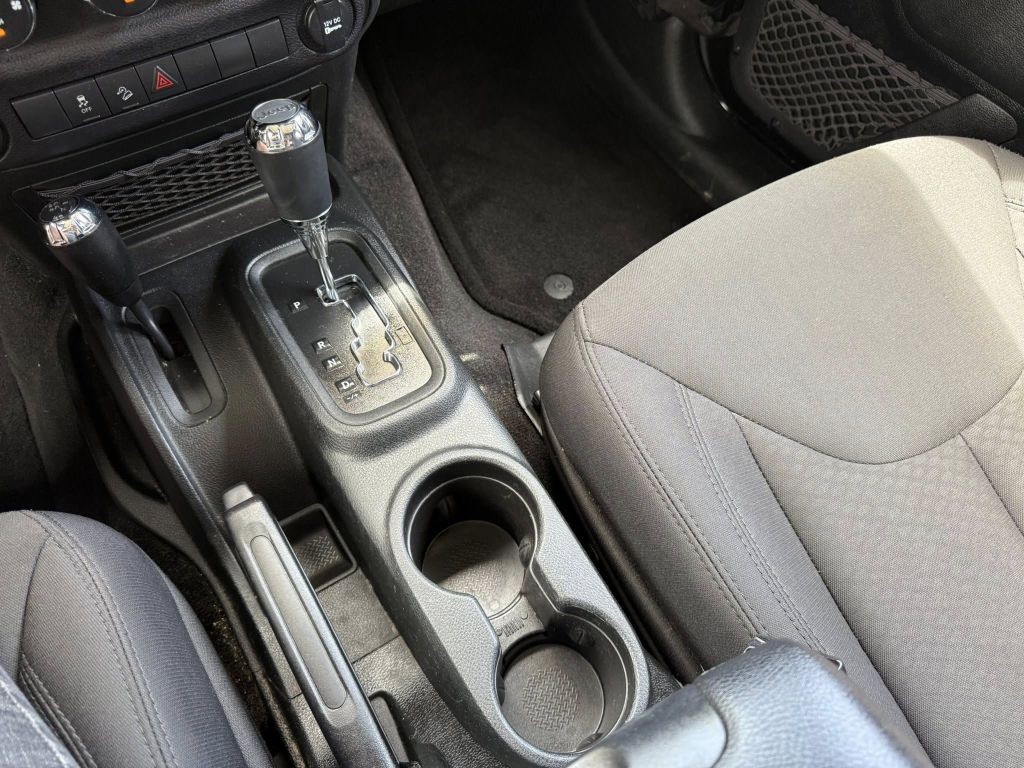 2017 Jeep Wrangler Unlimited Image 39